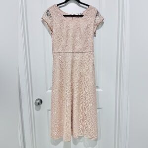 Eshakti Lace Overlay Short Sleeve Midi Dress with Pockets Size Medium (8-10)